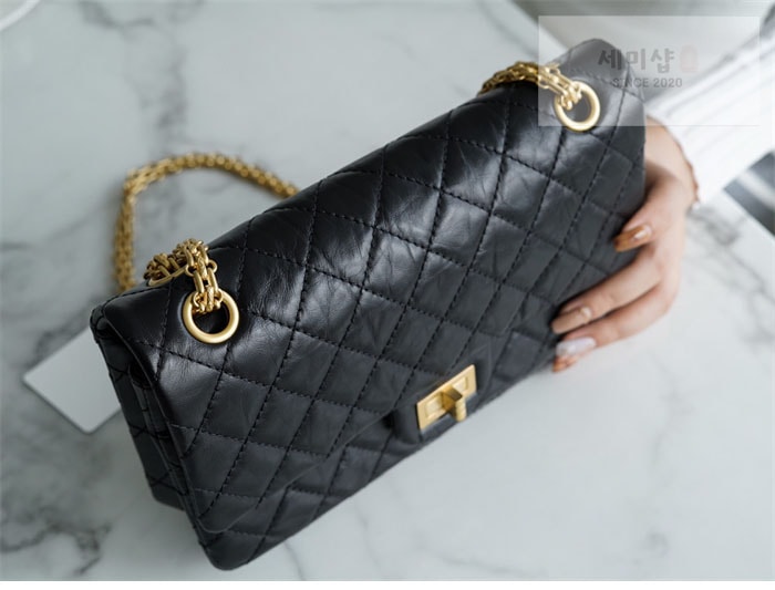 C H A N E L 샤넬 2.55 빈티지 플랩백 금장 블랙 Bag 13번 이미지