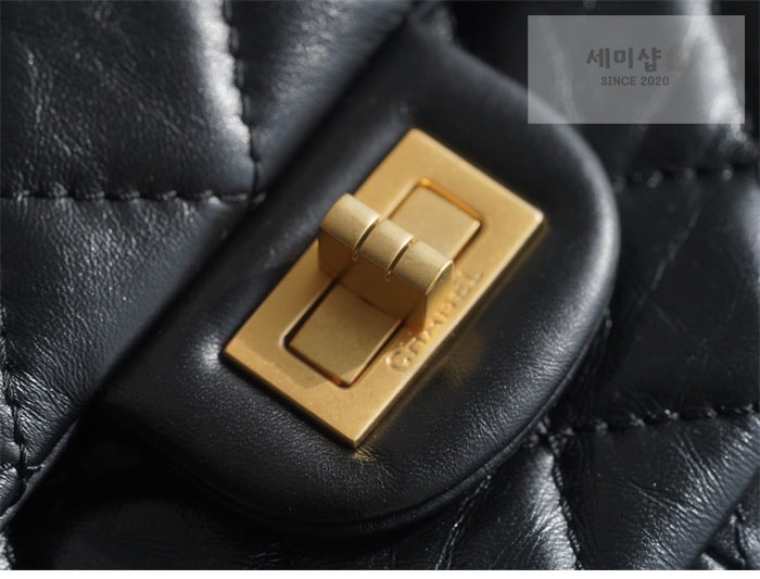 C H A N E L 샤넬 2.55 빈티지 플랩백 금장 블랙 Bag 14번 이미지