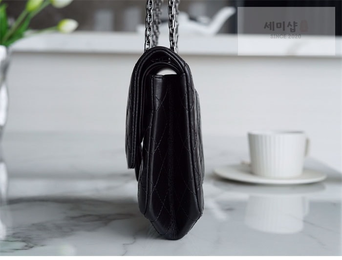 C H A N E L 샤넬 2.55 빈티지 플랩백 은장 블랙 Bag 3번 이미지