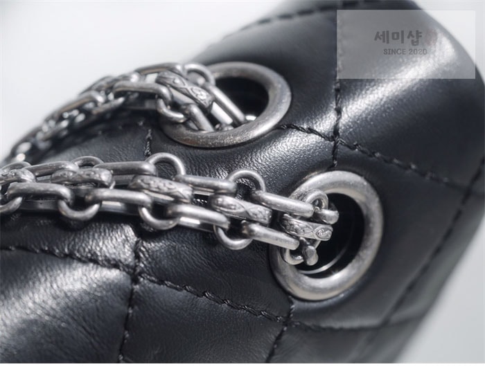 C H A N E L 샤넬 2.55 빈티지 플랩백 은장 블랙 Bag 18번 이미지