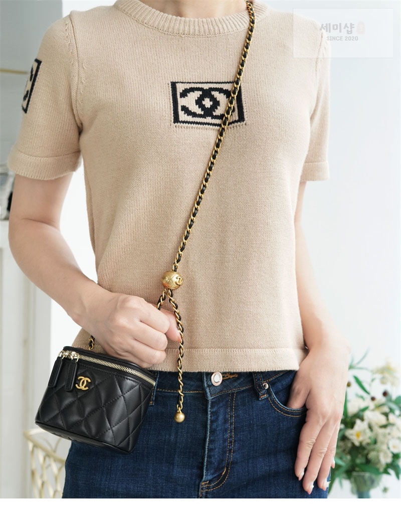 C H A N E L 샤넬 22B 베니티 골드볼 미니 백 골드메탈 블랙 블랙 Bag 3번 이미지