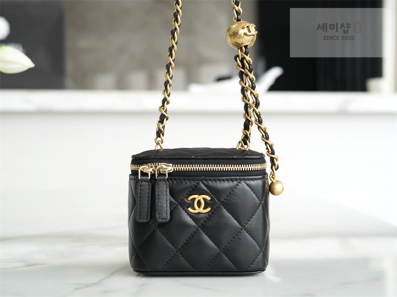 C H A N E L 샤넬 22B 베니티 골드볼 미니 백 골드메탈 블랙 블랙 Bag 2번 이미지