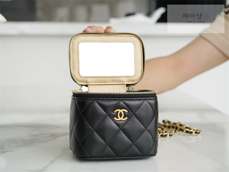 C H A N E L 샤넬 22B 베니티 골드볼 미니 백 골드메탈 블랙 블랙 Bag 5번 이미지