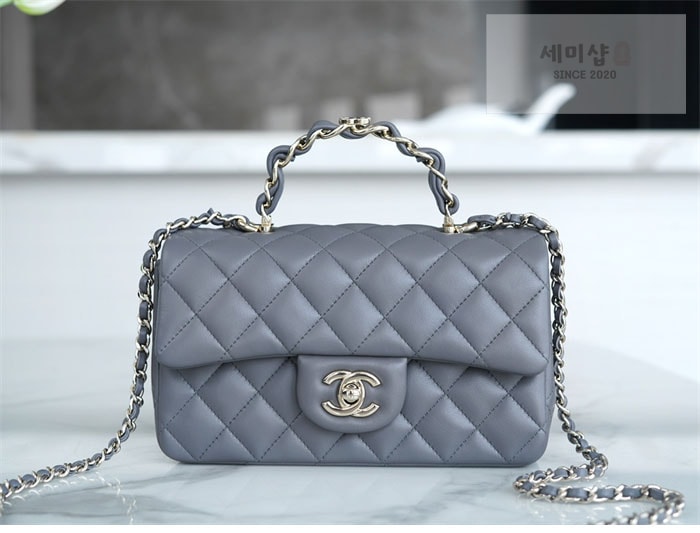 C H A N E L 샤넬 23k 뉴미니 탑핸들 CC 클래식 플랩 그레이 Bag 5번 이미지