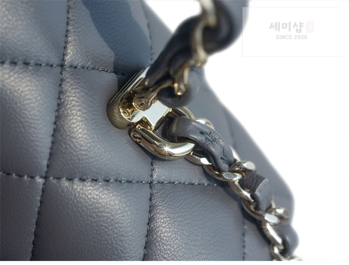 C H A N E L 샤넬 23k 뉴미니 탑핸들 CC 클래식 플랩 그레이 Bag 19번 이미지