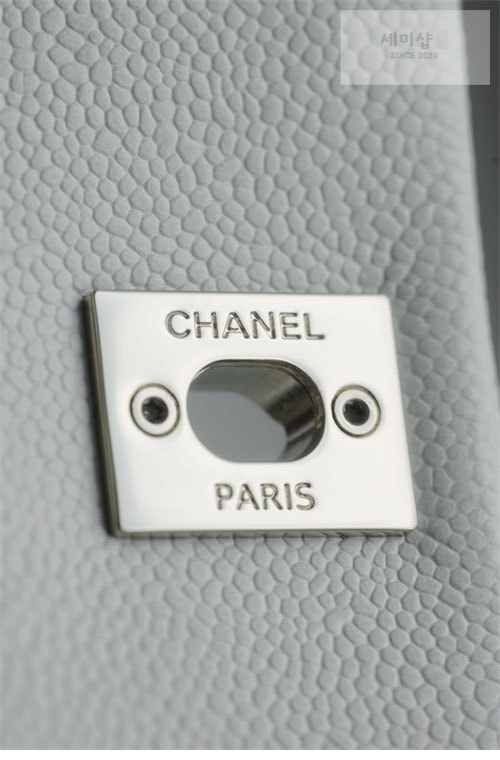 C H A N E L 샤넬 24A HAAS 더블 포켓 듀마 백백 화이트 화이트 Bag 15번 이미지