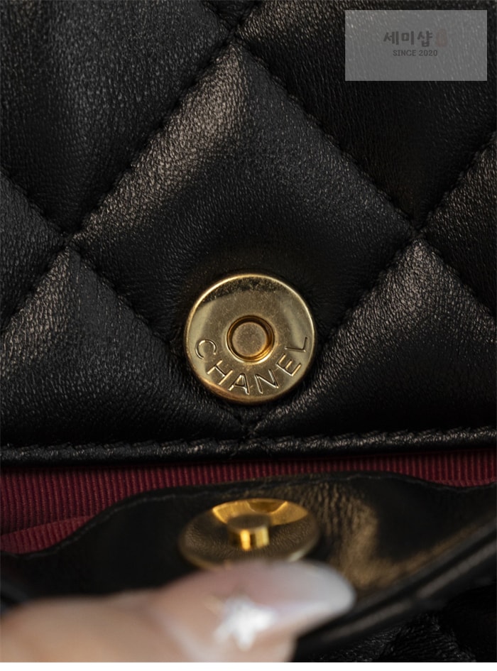 C H A N E L 샤넬 24K 골드메탈 카메라백 라지 블랙 Bag 9번 이미지