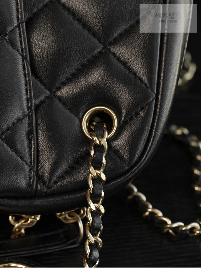 C H A N E L 샤넬 24K 골드메탈 카메라백 라지 블랙 Bag 23번 이미지