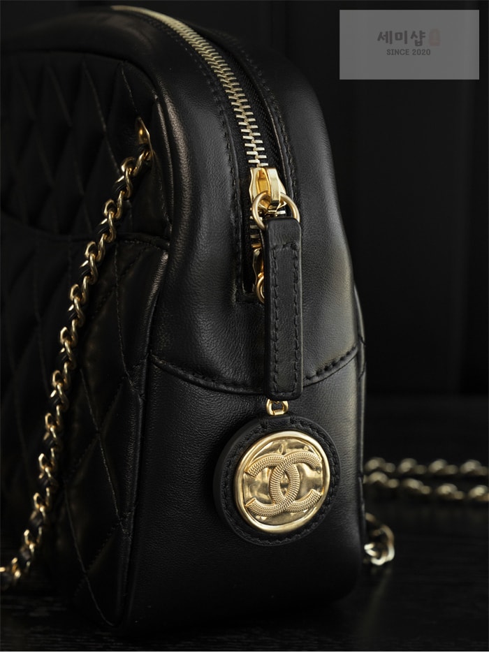 C H A N E L 샤넬 24K 골드메탈 카메라백 라지 블랙 Bag 25번 이미지