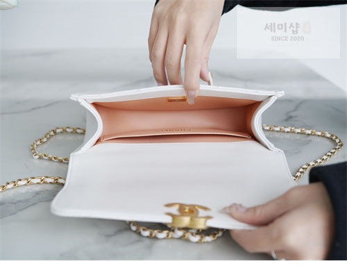 샤넬 샤넬 24c 𝐇𝐚𝐚𝐬 CF 플랩백 22cm 화이트 화이트 Bag 22번 이미지