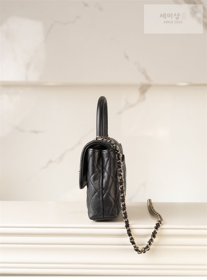 C H A N E L 샤넬 24k 코코 핸들 나노 미니백 HAAS 가죽 블랙 Bag 3번 이미지