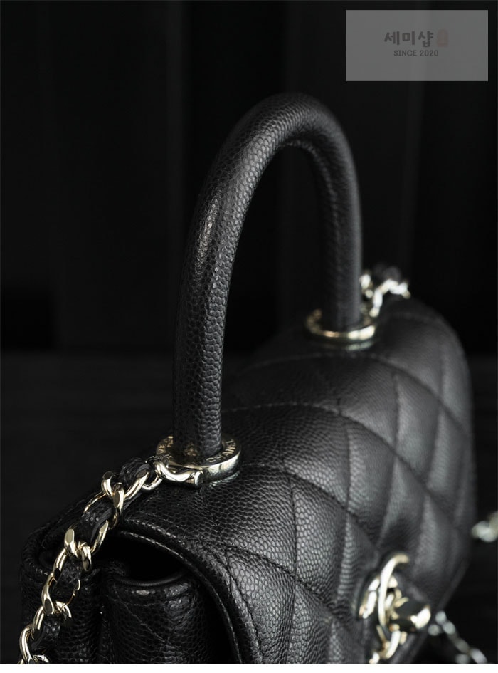 C H A N E L 샤넬 24k 코코 핸들 나노 미니백 HAAS 가죽 블랙 Bag 11번 이미지