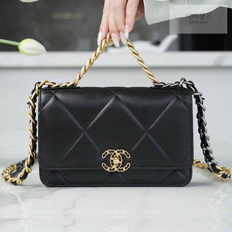 C H A N E L 샤넬 24p 19 WOC 블랙 골드 백 블랙 Bag 2번 이미지