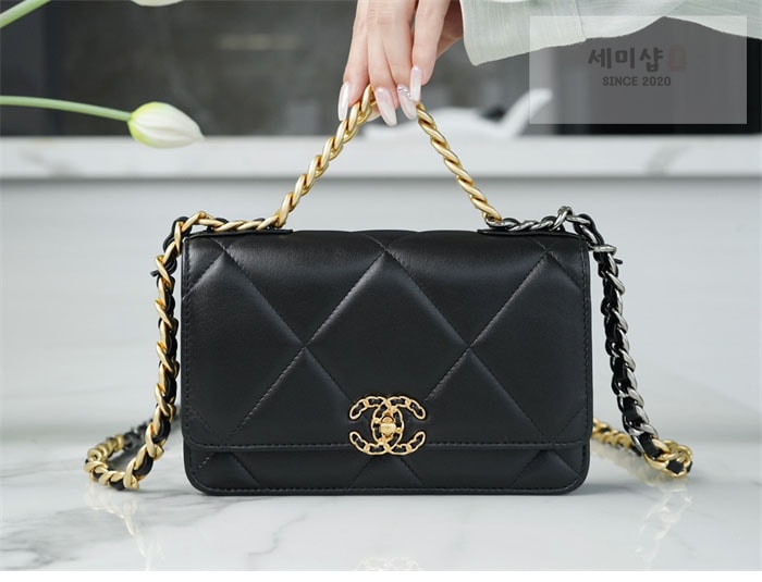 C H A N E L 샤넬 24p 19 WOC 블랙 골드 백 블랙 Bag 3번 이미지
