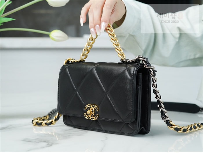 C H A N E L 샤넬 24p 19 WOC 블랙 골드 백 블랙 Bag 8번 이미지