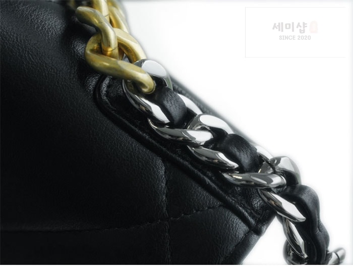 C H A N E L 샤넬 24p 19 WOC 블랙 골드 백 블랙 Bag 5번 이미지