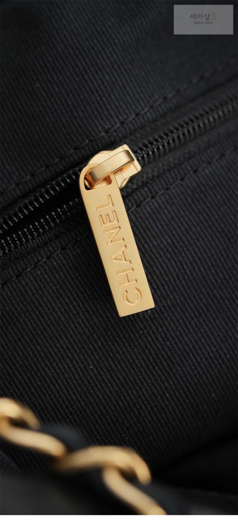 C H A N E L 샤넬 25A 스웨이드 카프스킨 골드 메탈 쇼핑 백 블랙 Bag 3번 이미지