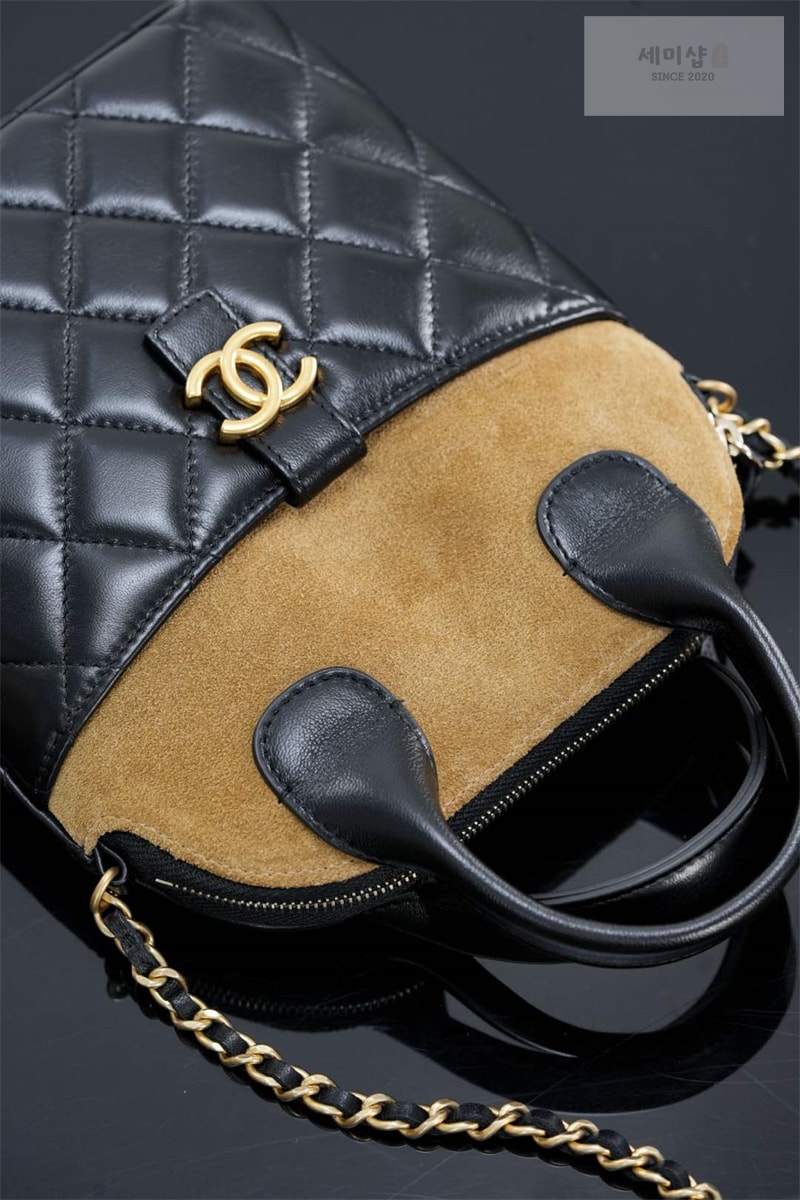 샤넬 샤넬 25A 스웨이드 카프스킨 체인 미니백 블랙 Bag 5번 이미지