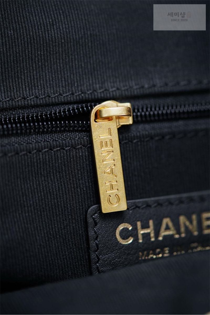 C H A N E L 샤넬 25A 카프스킨 골드메탈 쇼핑백 블랙 Bag 11번 이미지