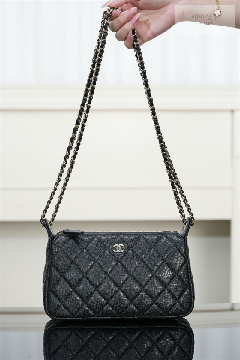 C H A N E L 샤넬 25A 캐비어 미니 체인 숄더백 블랙 Bag 8번 이미지