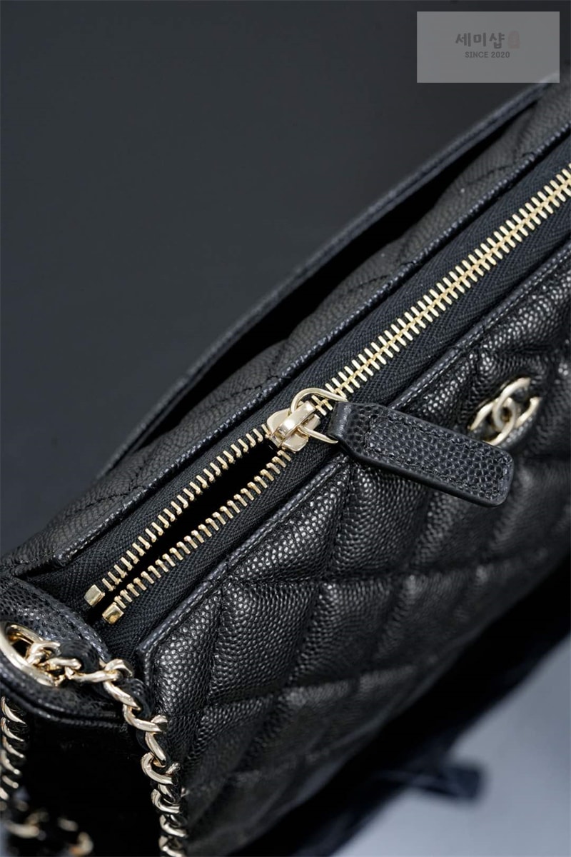 C H A N E L 샤넬 25A 캐비어 미니 체인 숄더백 블랙 Bag 17번 이미지