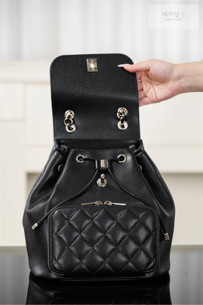 C H A N E L 샤넬 25B 어피니티 듀마 백팩 라지 블랙 캐비어 블랙 Bag 12번 이미지