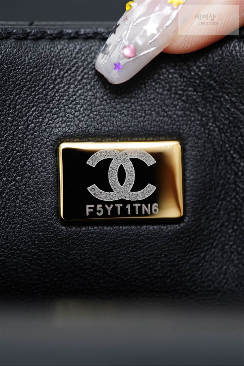 C H A N E L 샤넬 25B 클래식 뉴미니 탑핸들 플랩백 블랙 Bag 13번 이미지