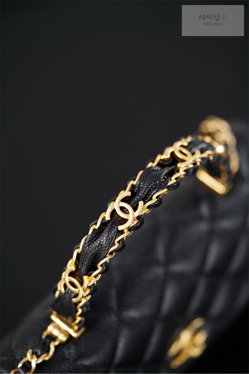C H A N E L 샤넬 25B 클래식 탑핸들 체인백 캐비어 골드메탈 블랙 블랙 Bag 18번 이미지
