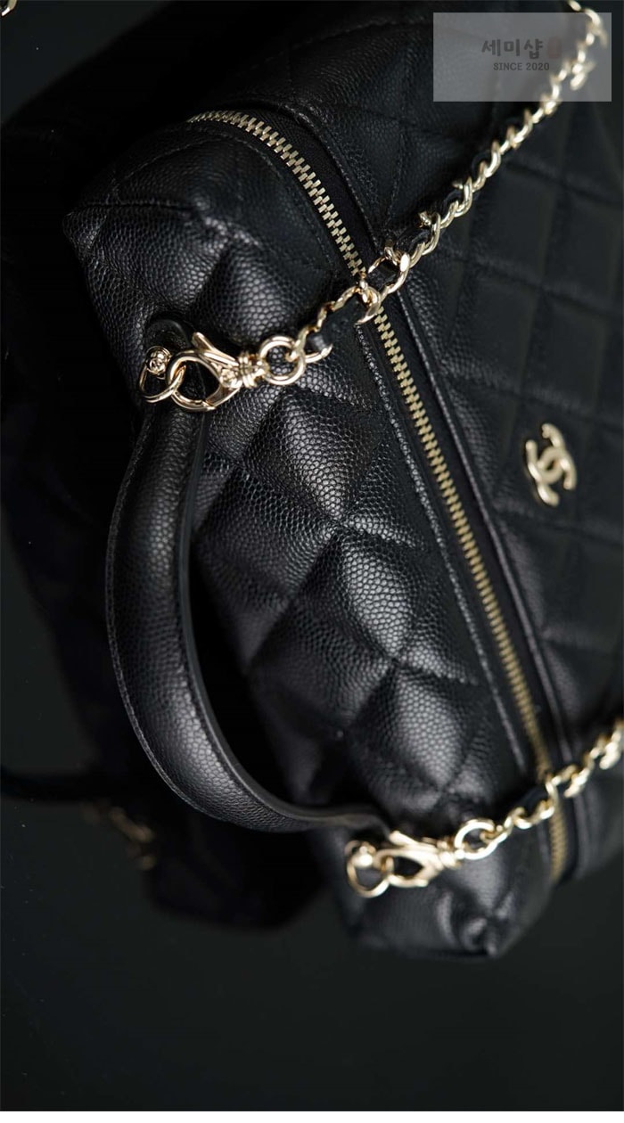 C H A N E L 샤넬 25C 베니티 캐비어 블랙 Bag 17번 이미지