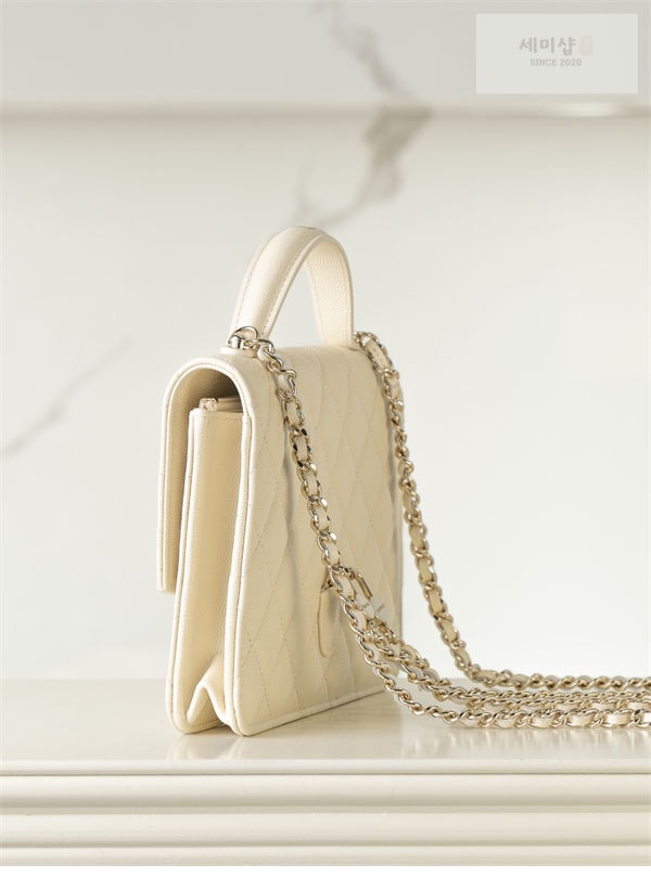 C H A N E L 샤넬 25C 탑 핸들 미니 백팩 화이트 Bag 15번 이미지