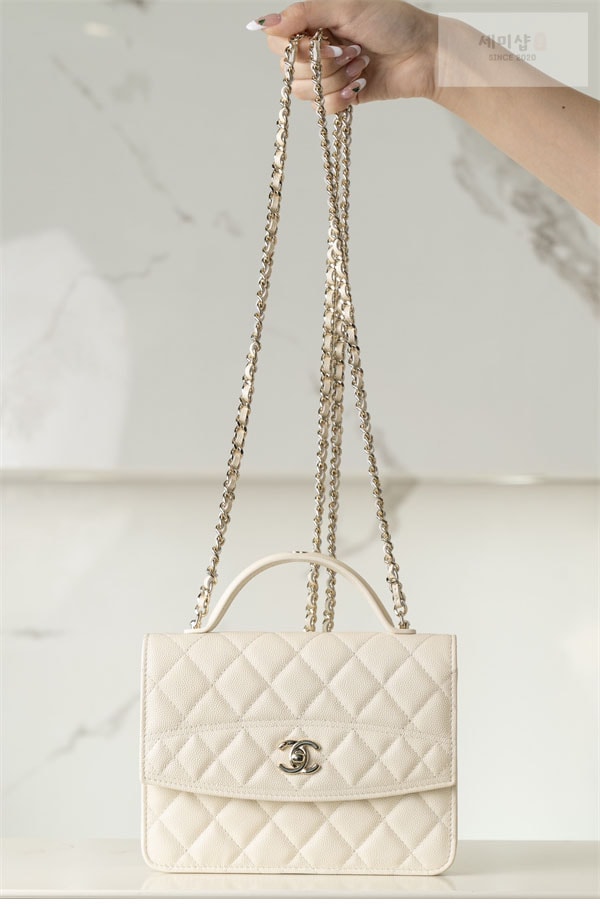 C H A N E L 샤넬 25C 탑 핸들 미니 백팩 화이트 Bag 12번 이미지