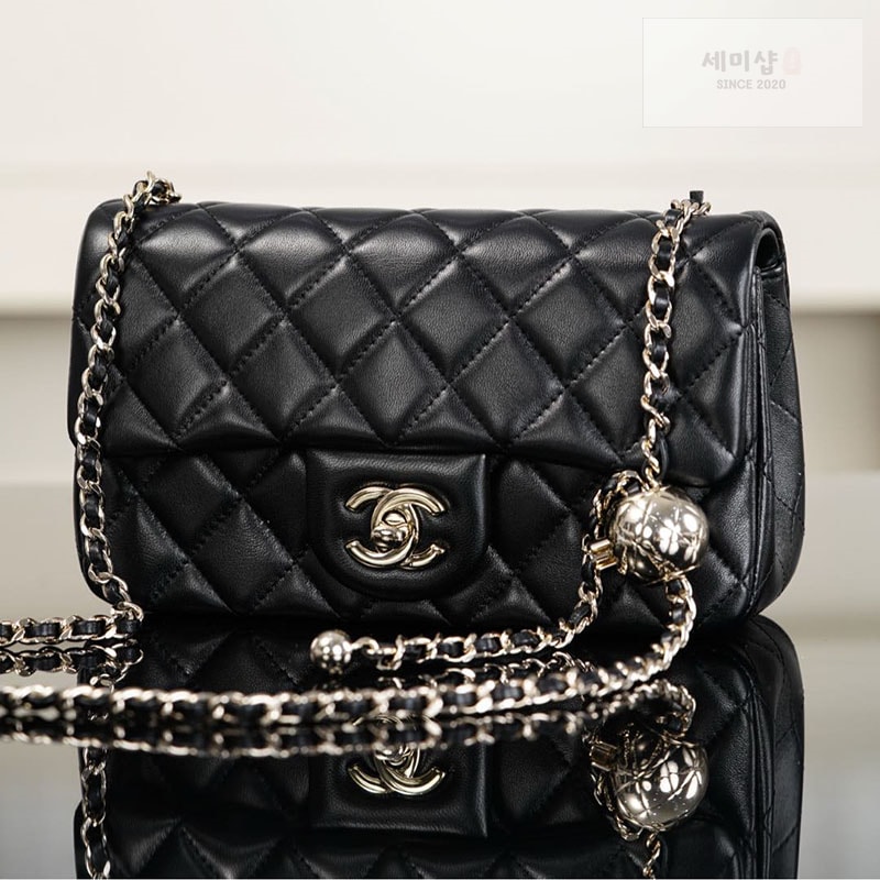 샤넬 샤넬 25K 골드볼 클래식 플랩백 미니 블랙 블랙 Bag 7번 이미지