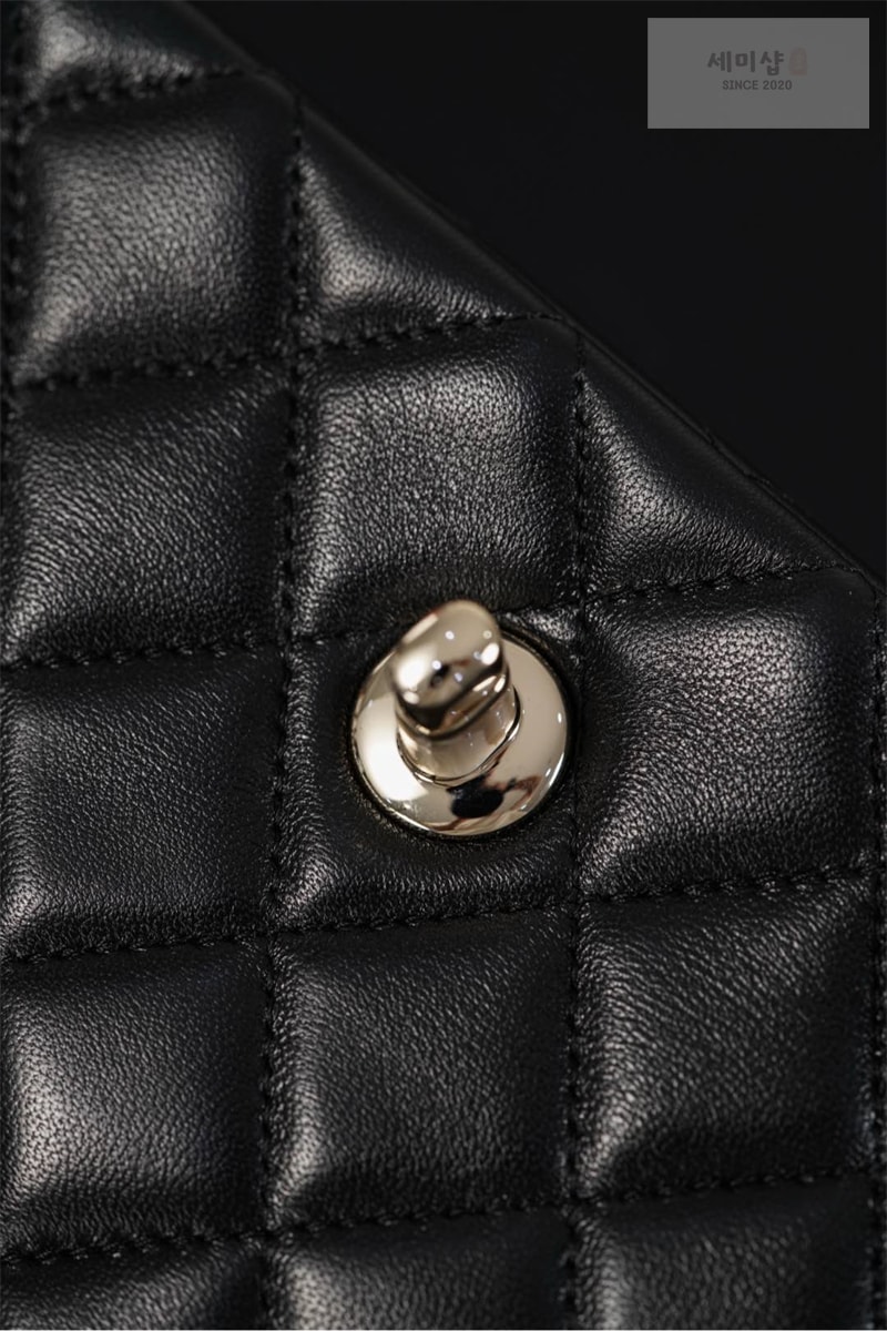 샤넬 샤넬 25K 골드볼 클래식 플랩백 미니 블랙 블랙 Bag 4번 이미지