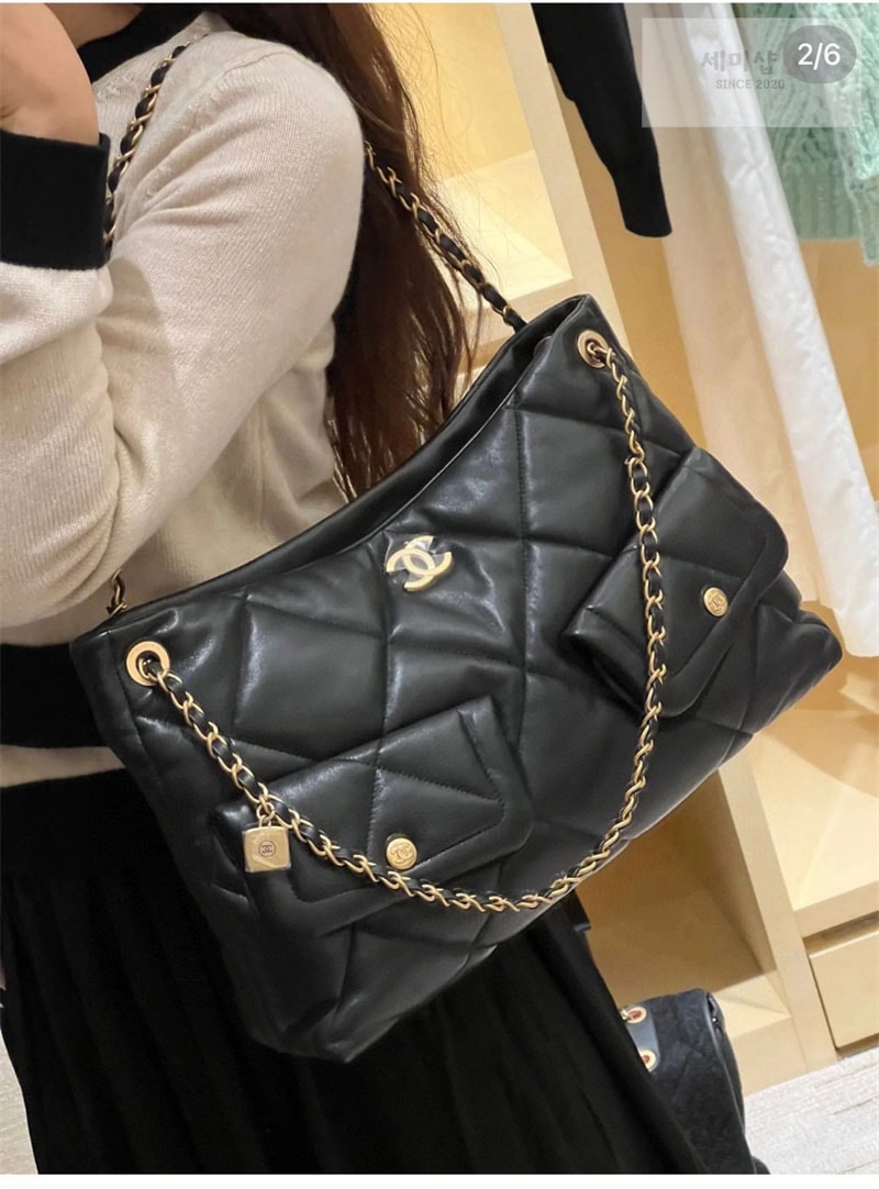 C H A N E L 샤넬 25K 쇼퍼백 골드메탈 램스킨 블랙 Bag 3번 이미지