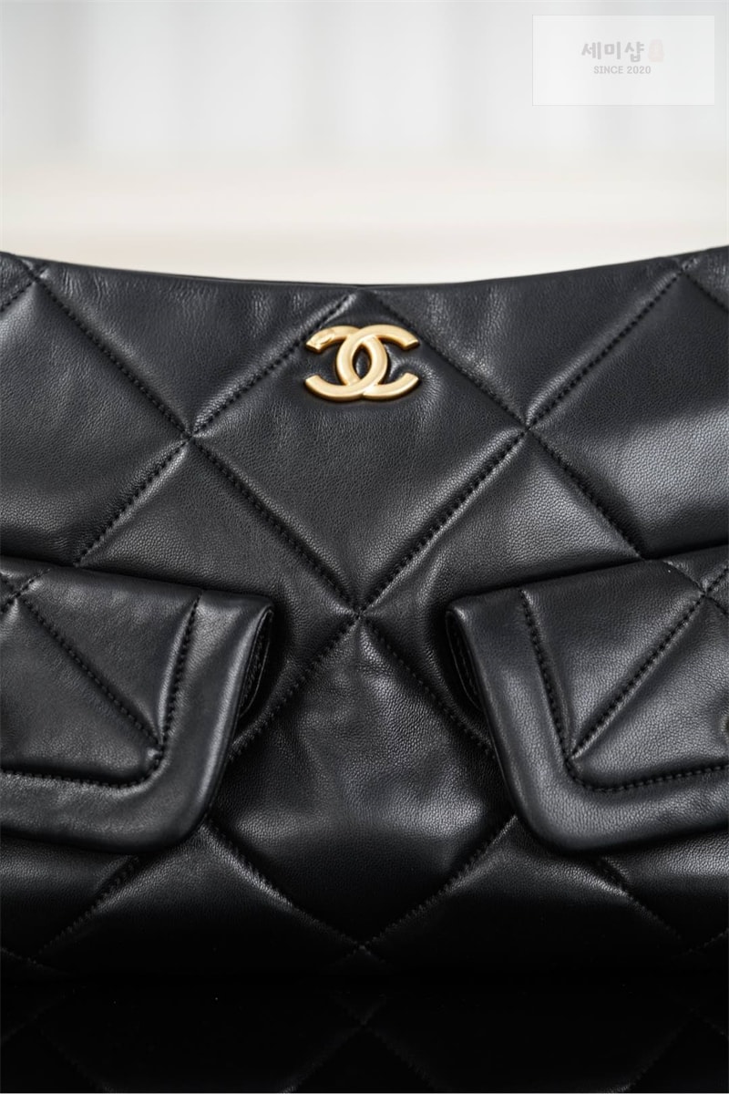 C H A N E L 샤넬 25K 쇼퍼백 골드메탈 램스킨 블랙 Bag 6번 이미지