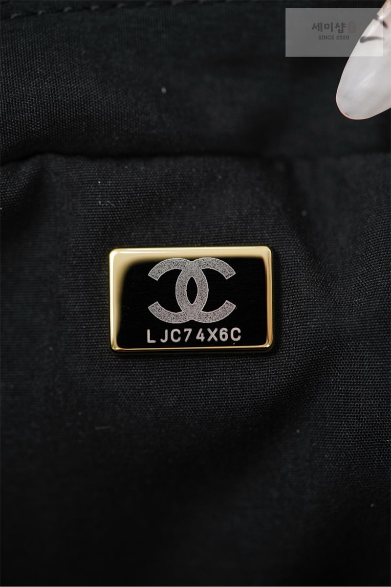 C H A N E L 샤넬 25K 쇼퍼백 골드메탈 램스킨 블랙 Bag 12번 이미지