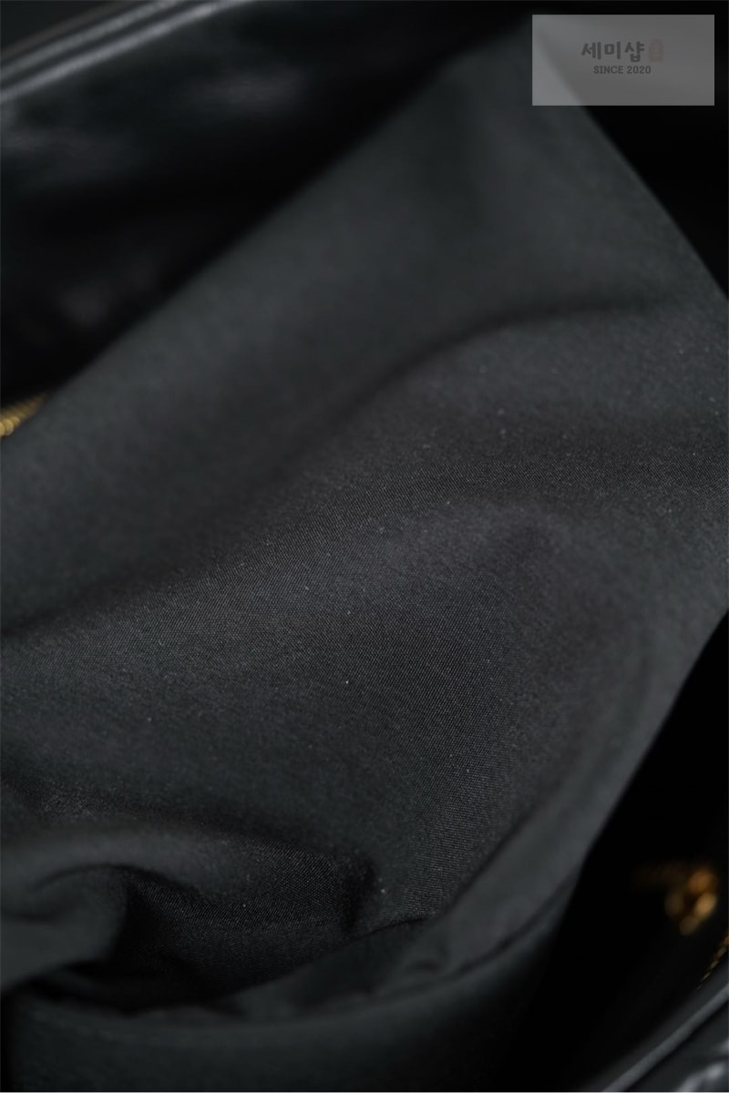 C H A N E L 샤넬 25K 쇼퍼백 골드메탈 램스킨 블랙 Bag 18번 이미지