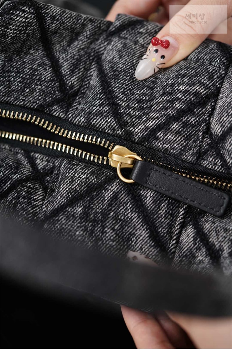 C H A N E L 샤넬 25K 위시드 데님 CC 보우백 리본백 위시드데님 Bag 19번 이미지