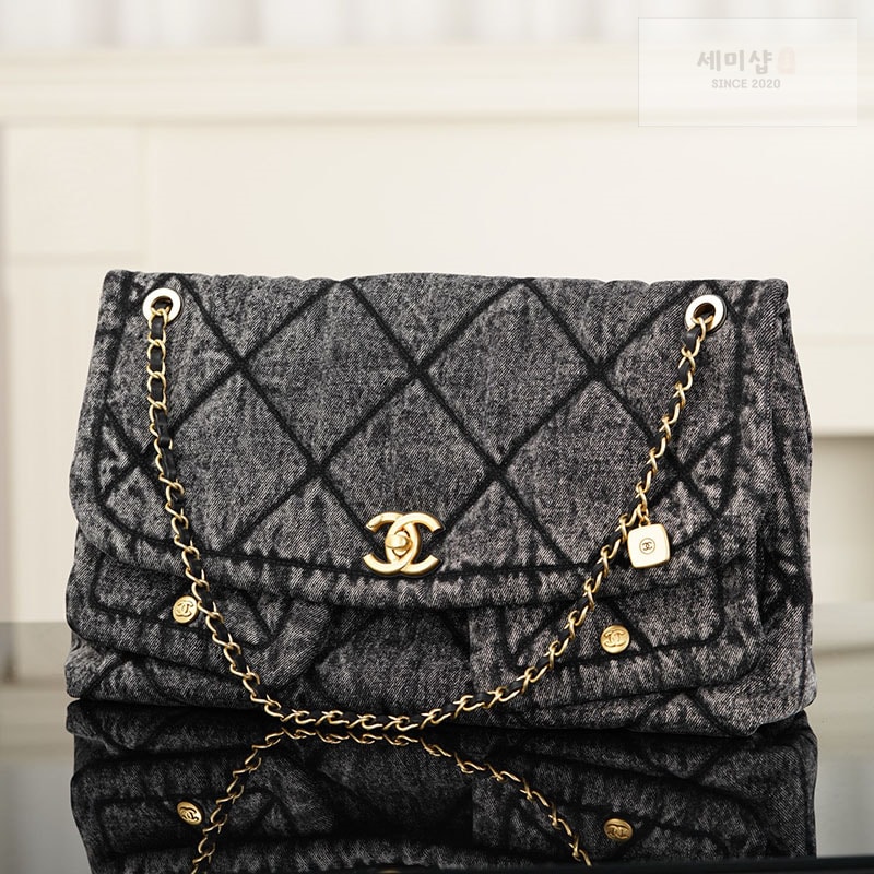 샤넬 샤넬 25K 투포켓 맥시 플랩백 블랙 위시드 데님 블랙 데님 Bag 4번 이미지