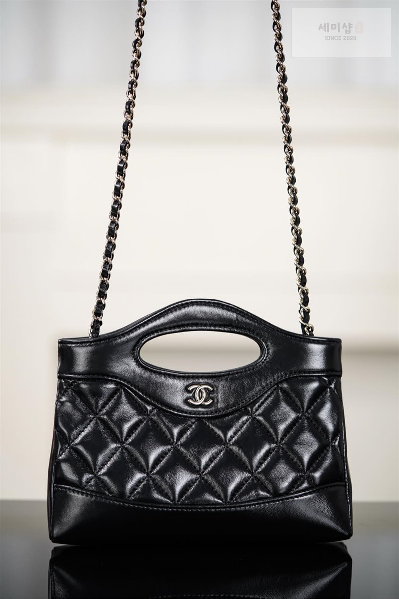 C H A N E L 샤넬 25P 31 나노 쇼핑 백 블랙 블랙 Bag 4번 이미지