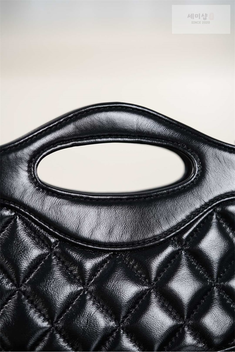C H A N E L 샤넬 25P 31 나노 쇼핑 백 블랙 블랙 Bag 6번 이미지