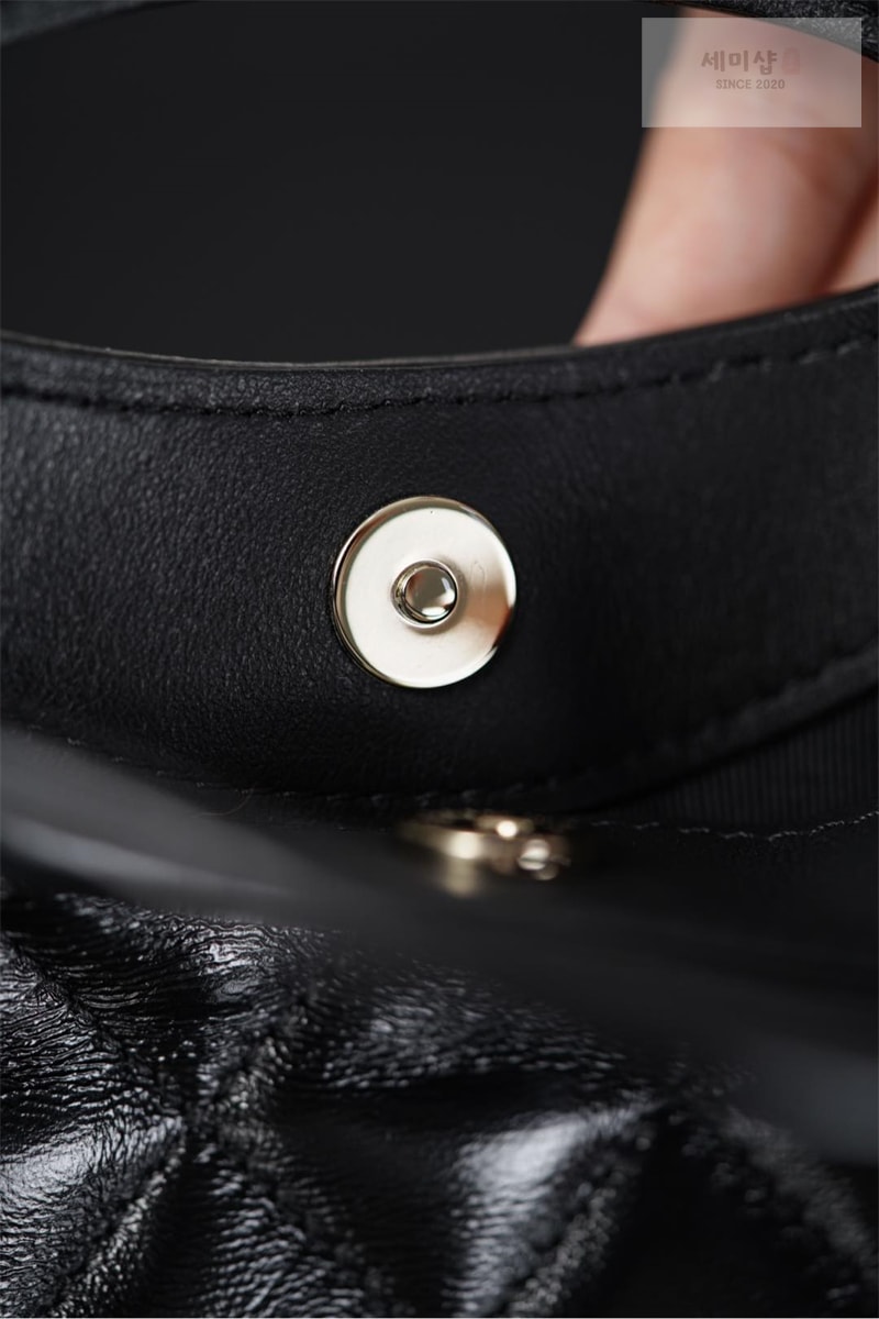C H A N E L 샤넬 25P 31 나노 쇼핑 백 블랙 블랙 Bag 16번 이미지