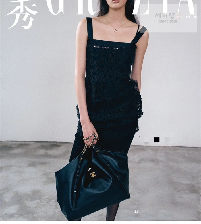 C H A N E L 샤넬 25S 골드메탈 맥시 토트 쇼핑백 블랙 Bag 13번 이미지