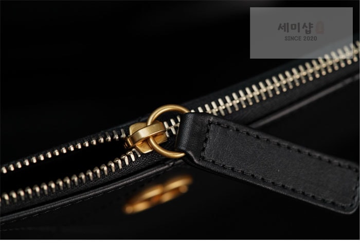 C H A N E L 샤넬 25S 골드메탈 맥시 토트 쇼핑백 블랙 Bag 11번 이미지