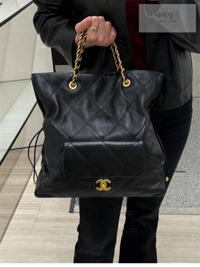 C H A N E L 샤넬 25c 골드메탈 원포켓 쇼핑 백 블랙 Bag 7번 이미지