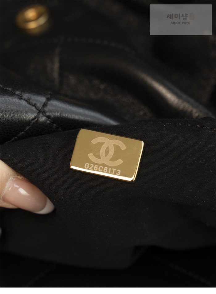 C H A N E L 샤넬 25c 골드메탈 원포켓 쇼핑 백 블랙 Bag 6번 이미지