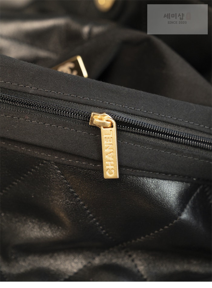 C H A N E L 샤넬 25c 골드메탈 원포켓 쇼핑 백 블랙 Bag 11번 이미지