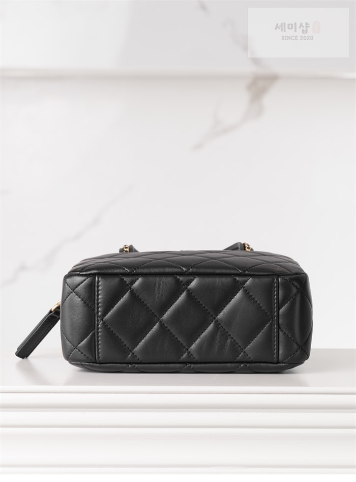 C H A N E L 샤넬 25c 골드 메탈 탑핸들 볼링백 블랙 Bag 13번 이미지