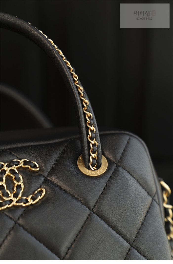 C H A N E L 샤넬 25c 골드 메탈 탑핸들 볼링백 블랙 Bag 19번 이미지