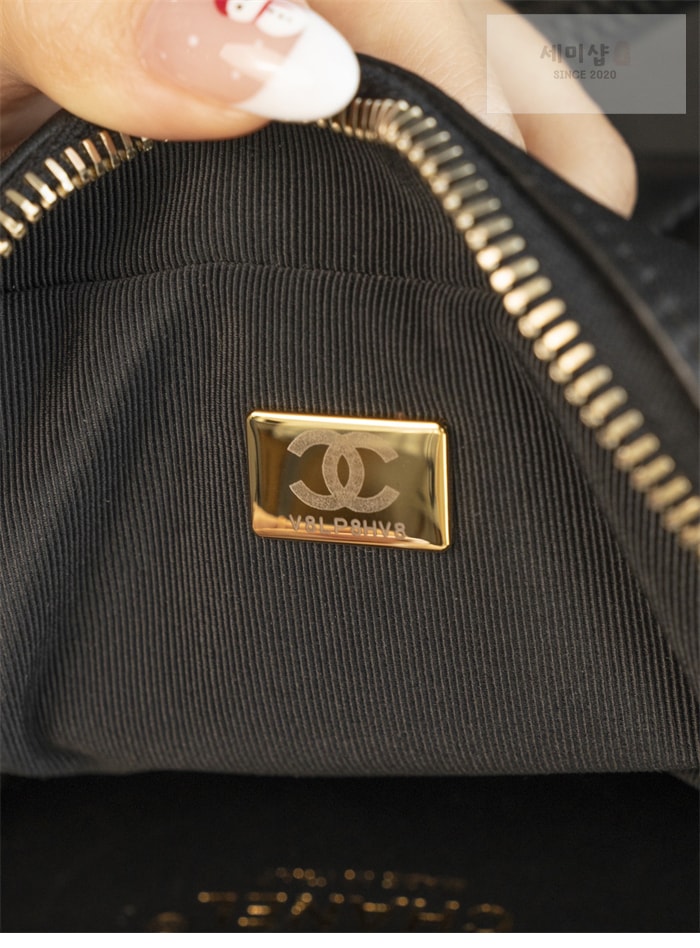 C H A N E L 샤넬 25c 골드 메탈 탑핸들 볼링백 블랙 Bag 16번 이미지
